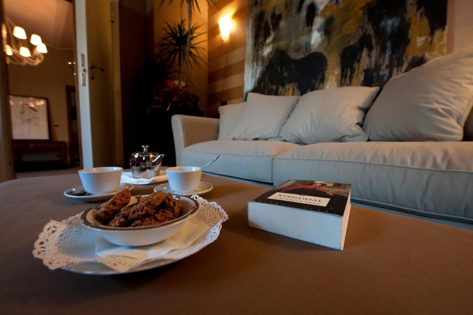 Hotel Locanda Stendhal Colorno Bagian luar foto