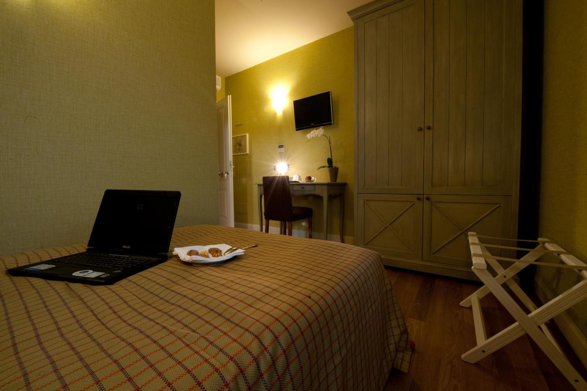 Hotel Locanda Stendhal Colorno Bagian luar foto