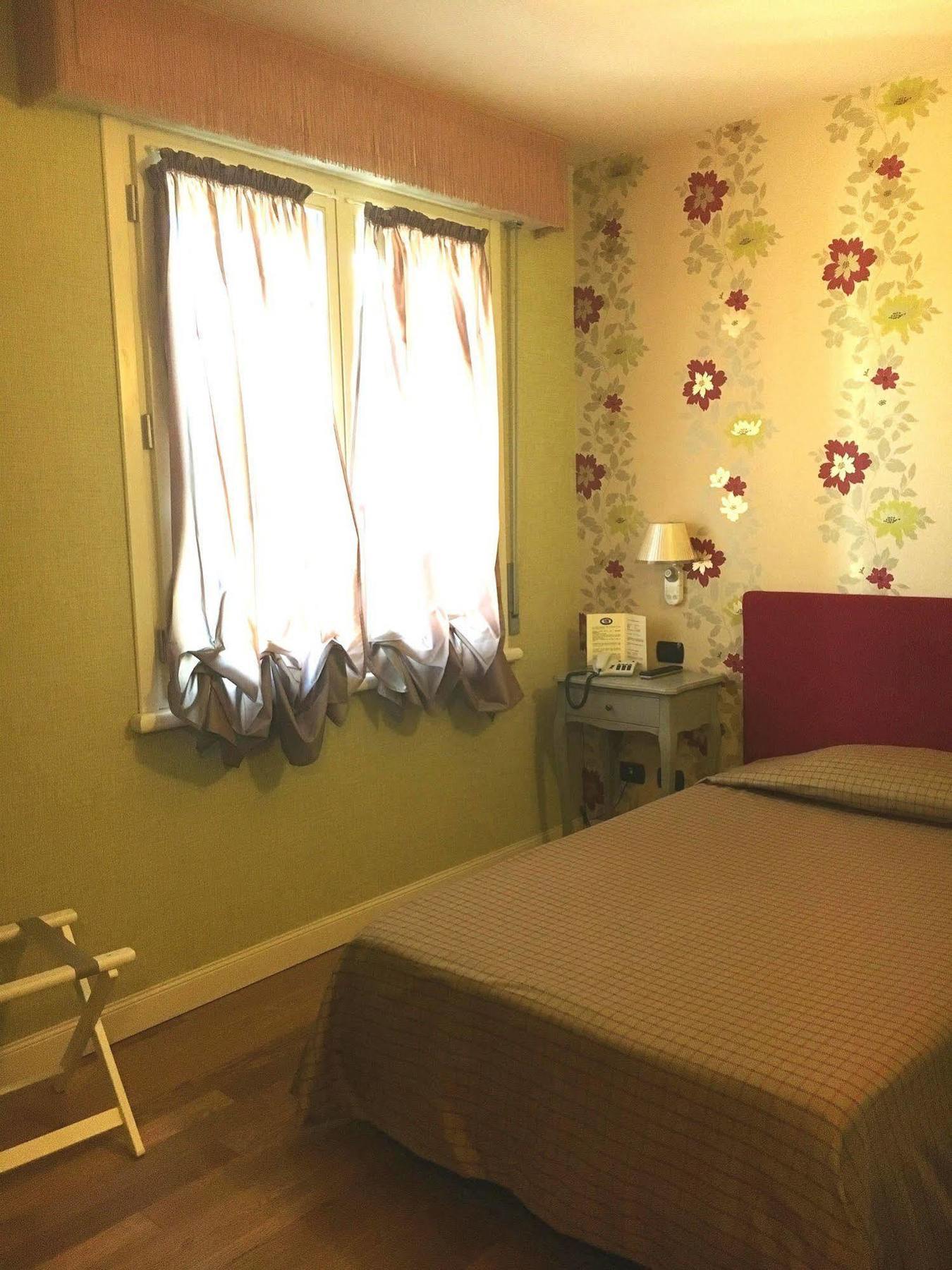 Hotel Locanda Stendhal Colorno Bagian luar foto