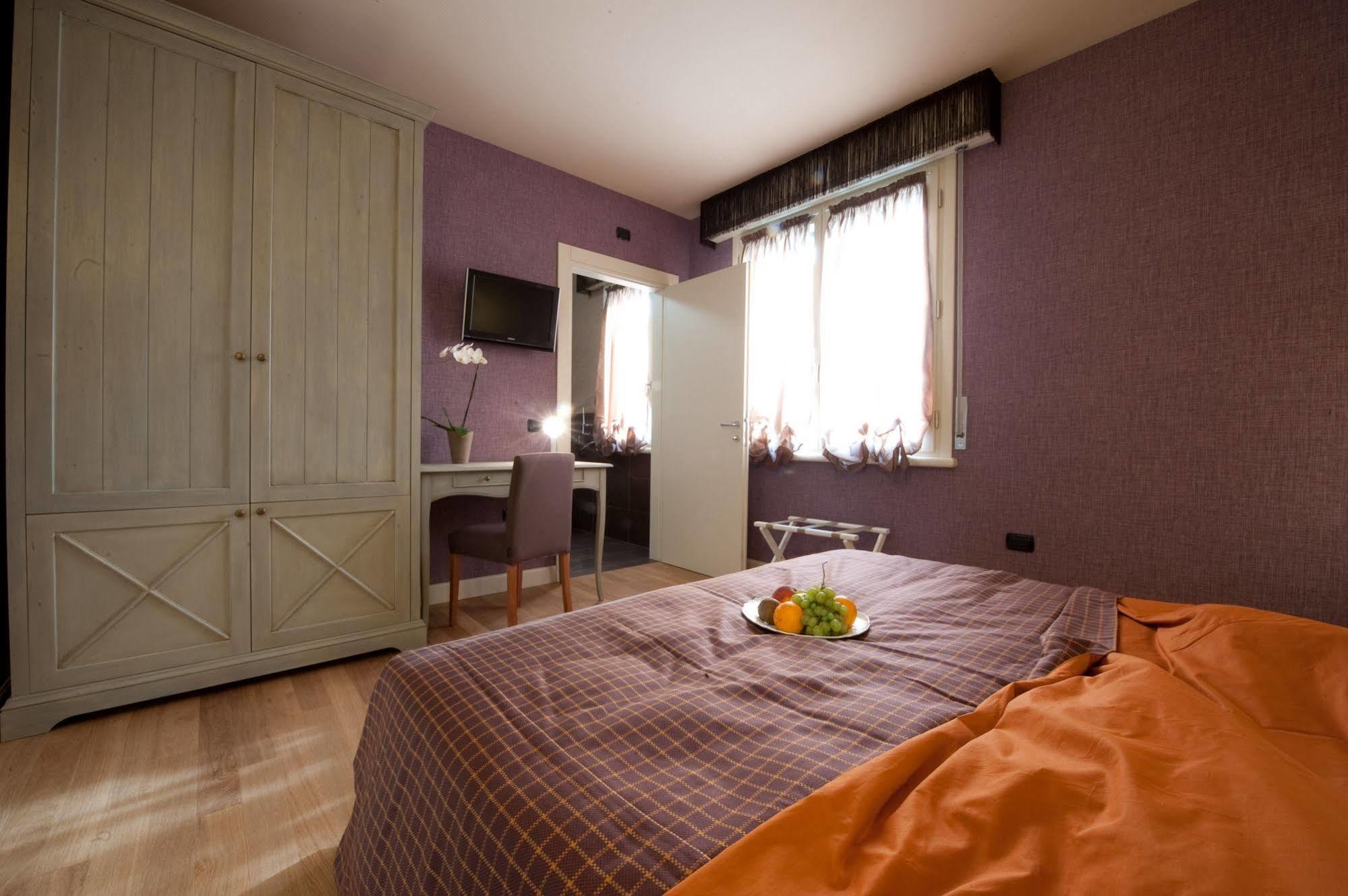 Hotel Locanda Stendhal Colorno Bagian luar foto